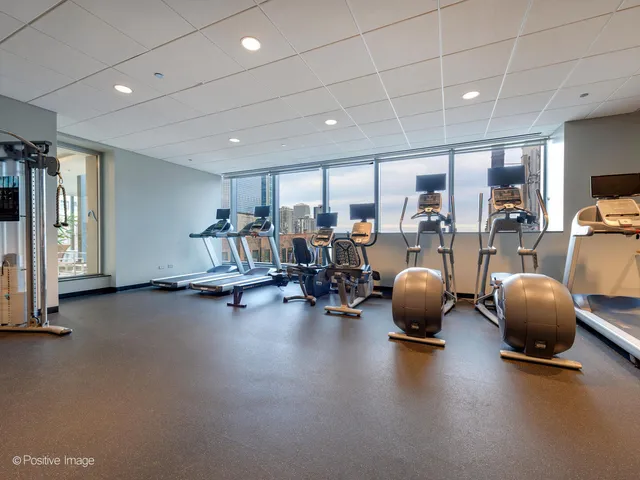 $1,000,000 | 60 East Monroe Street, Unit 2001, Chicago, IL 60603