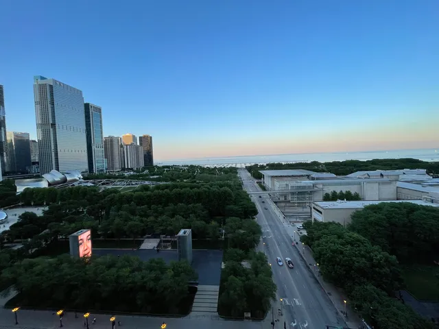 $1,000,000 | 60 East Monroe Street, Unit 2001, Chicago, IL 60603