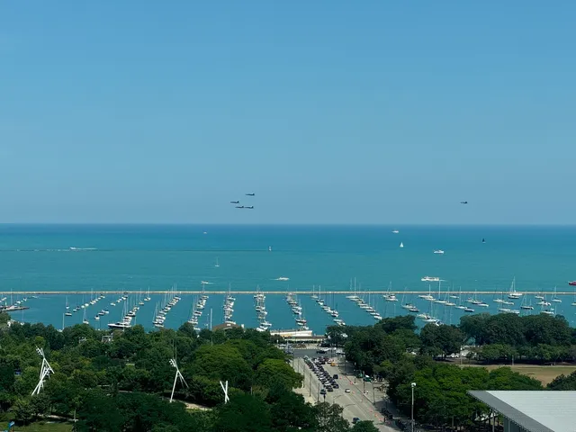 $1,000,000 | 60 East Monroe Street, Unit 2001, Chicago, IL 60603