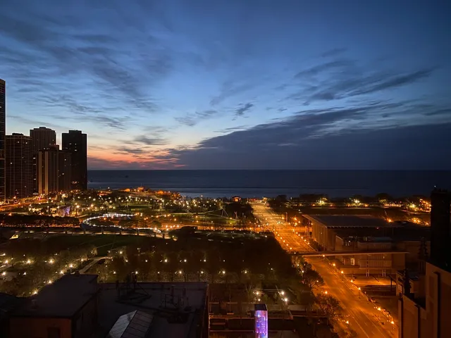 $1,000,000 | 60 East Monroe Street, Unit 2001, Chicago, IL 60603