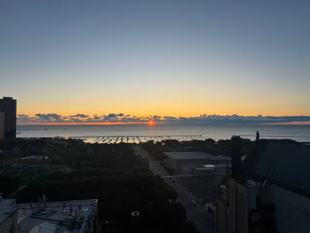 $1,000,000 | 60 East Monroe Street, Unit 2001, Chicago, IL 60603