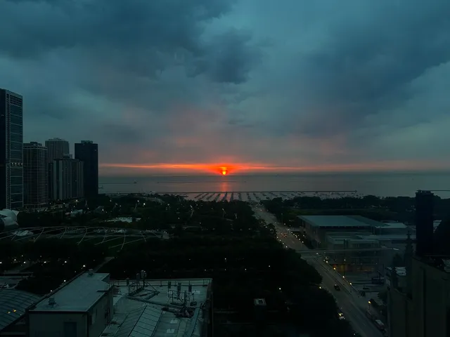 $1,000,000 | 60 East Monroe Street, Unit 2001, Chicago, IL 60603