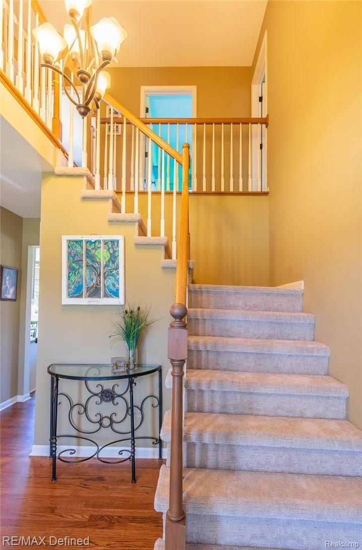 1083 Ridgeview Circle Lake Orion, MI 48362 - Photo 5 of 46 Elegant Foyer - new carpet 2019