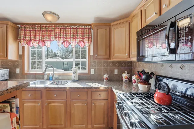 $350,000 | 30 Winter Street, Salem, NH 03079