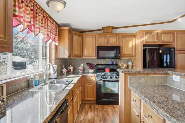 $350,000 | 30 Winter Street, Salem, NH 03079