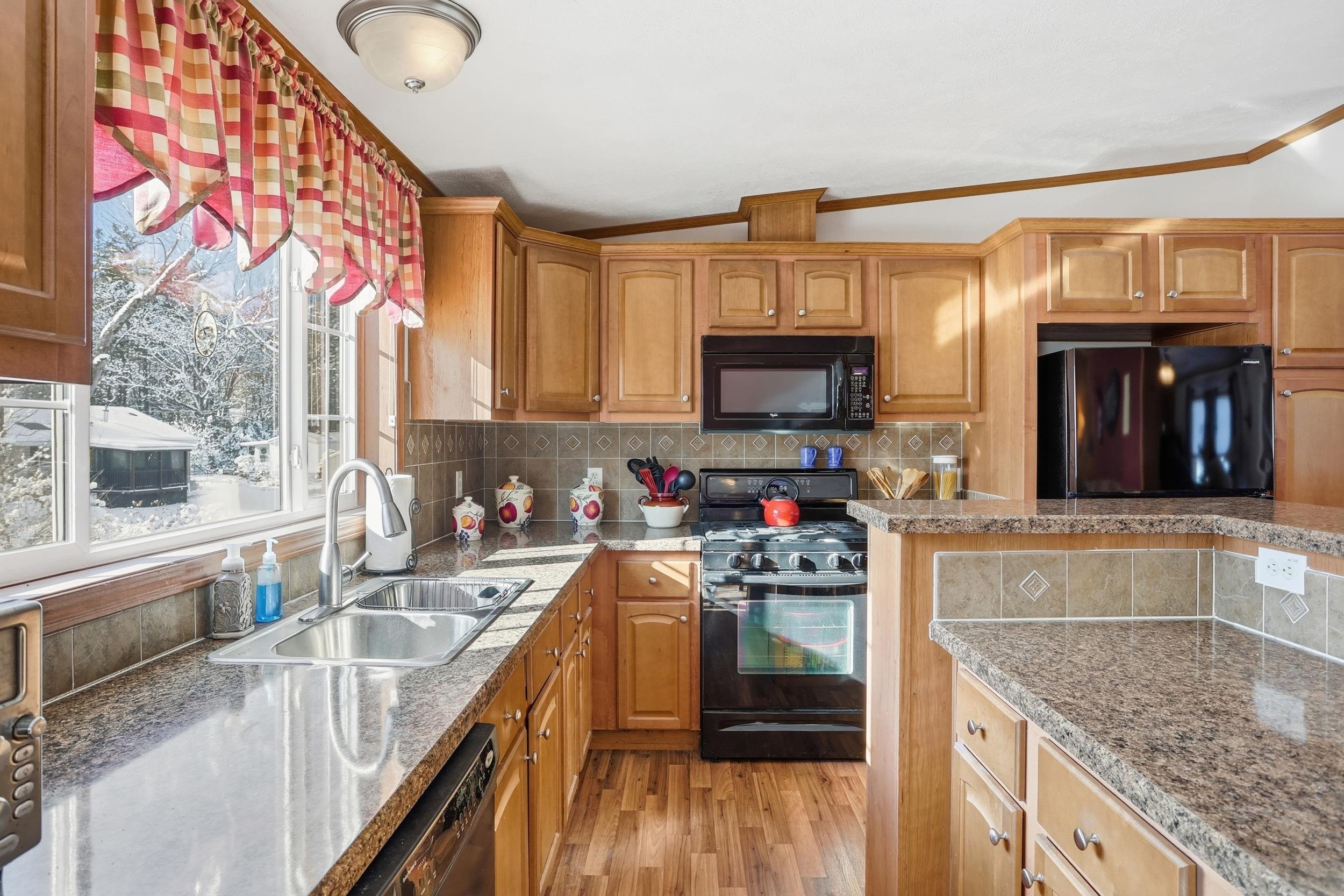 30 Winter Street Salem, NH 03079 - Photo 13 of 35