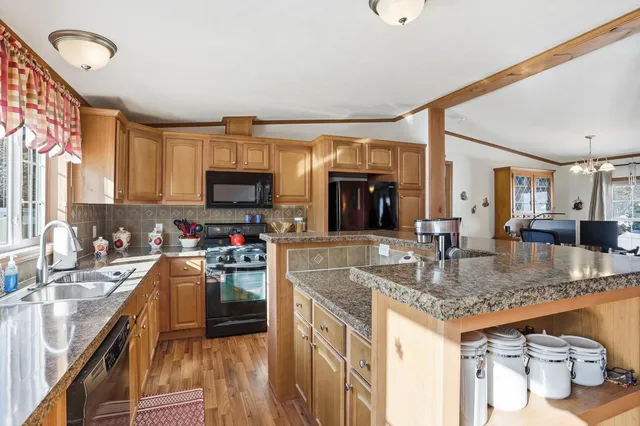 $350,000 | 30 Winter Street, Salem, NH 03079