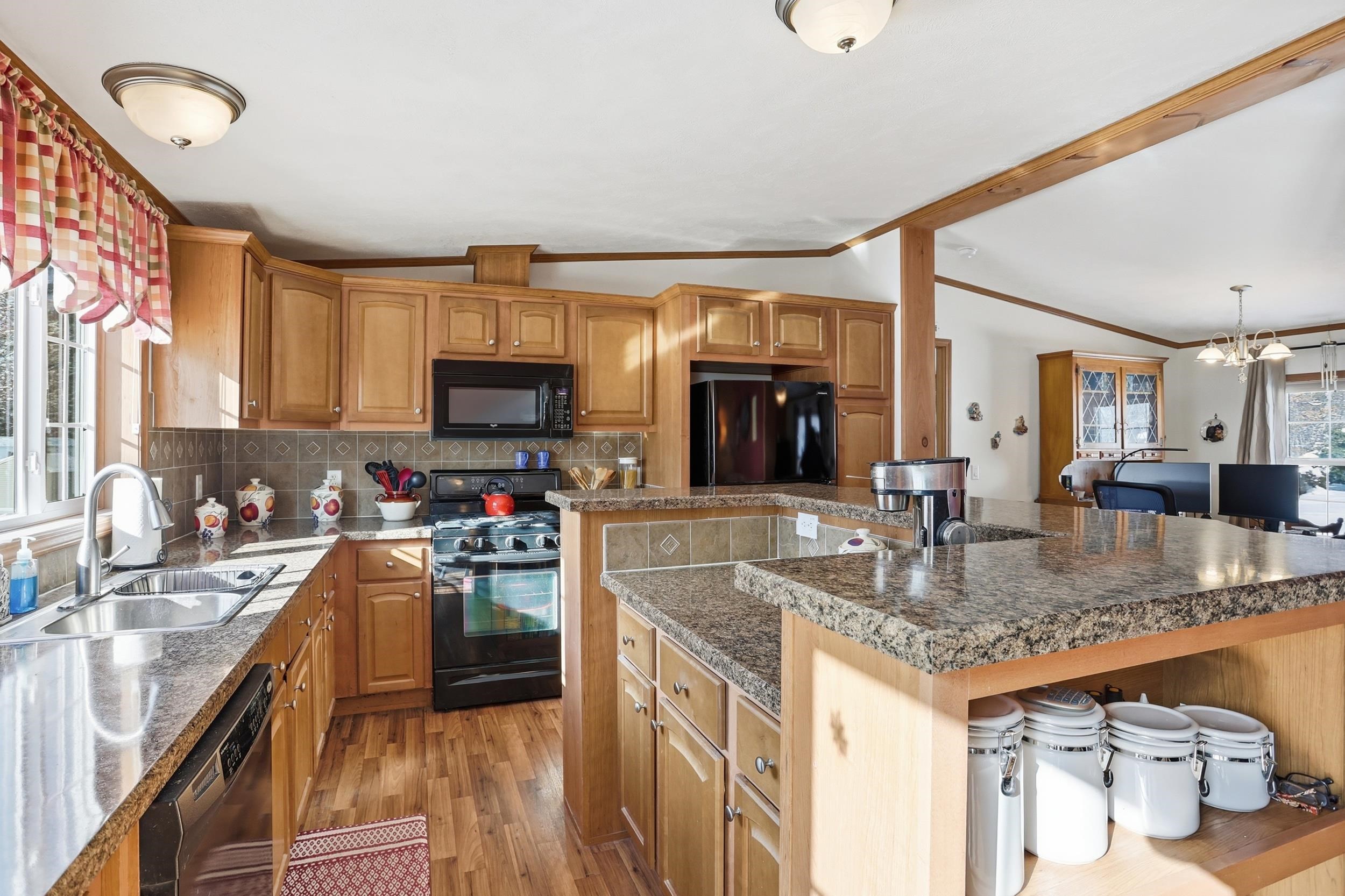 30 Winter Street Salem, NH 03079 - Photo 14 of 35