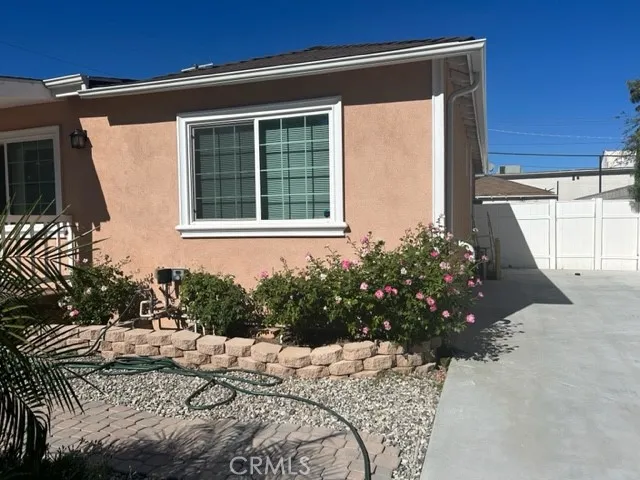 $4,200 | 17257 Welby Way, Van Nuys, CA 91406