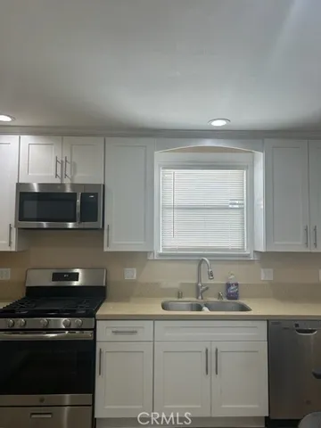 $4,200 | 17257 Welby Way, Van Nuys, CA 91406