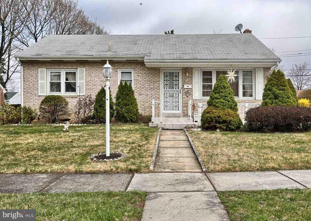 3228 Cloverfield Road Harrisburg, PA 17109 - Photo 1 of 20 Gallery Image 1