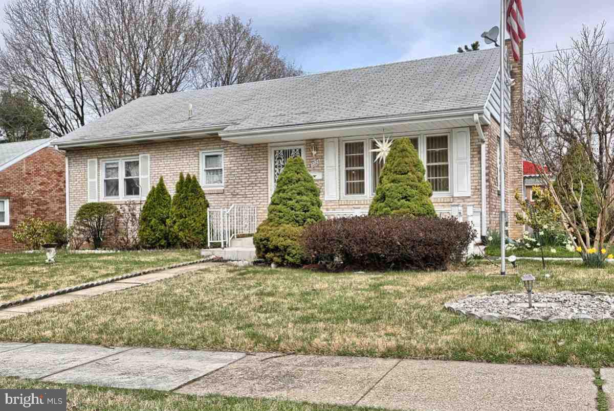 3228 Cloverfield Road Harrisburg, PA 17109 - Photo 2 of 20 Gallery Image 2