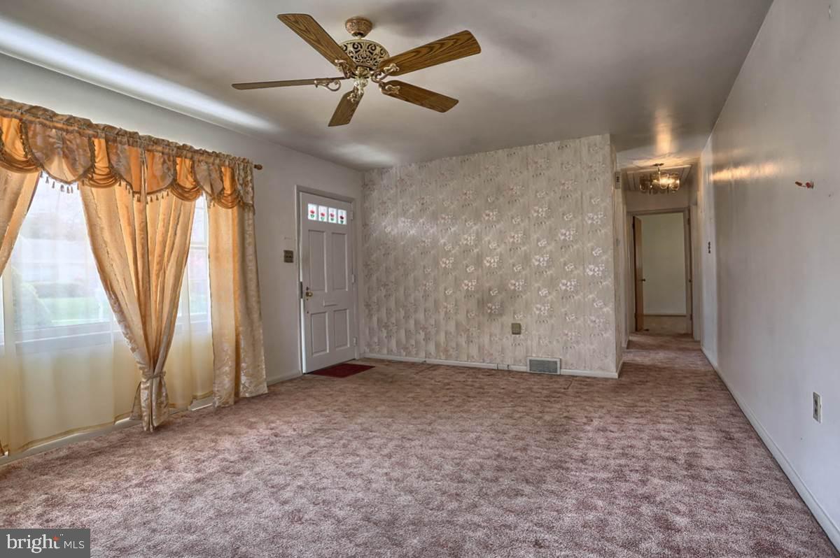 3228 Cloverfield Road Harrisburg, PA 17109 - Photo 4 of 20 Gallery Image 4