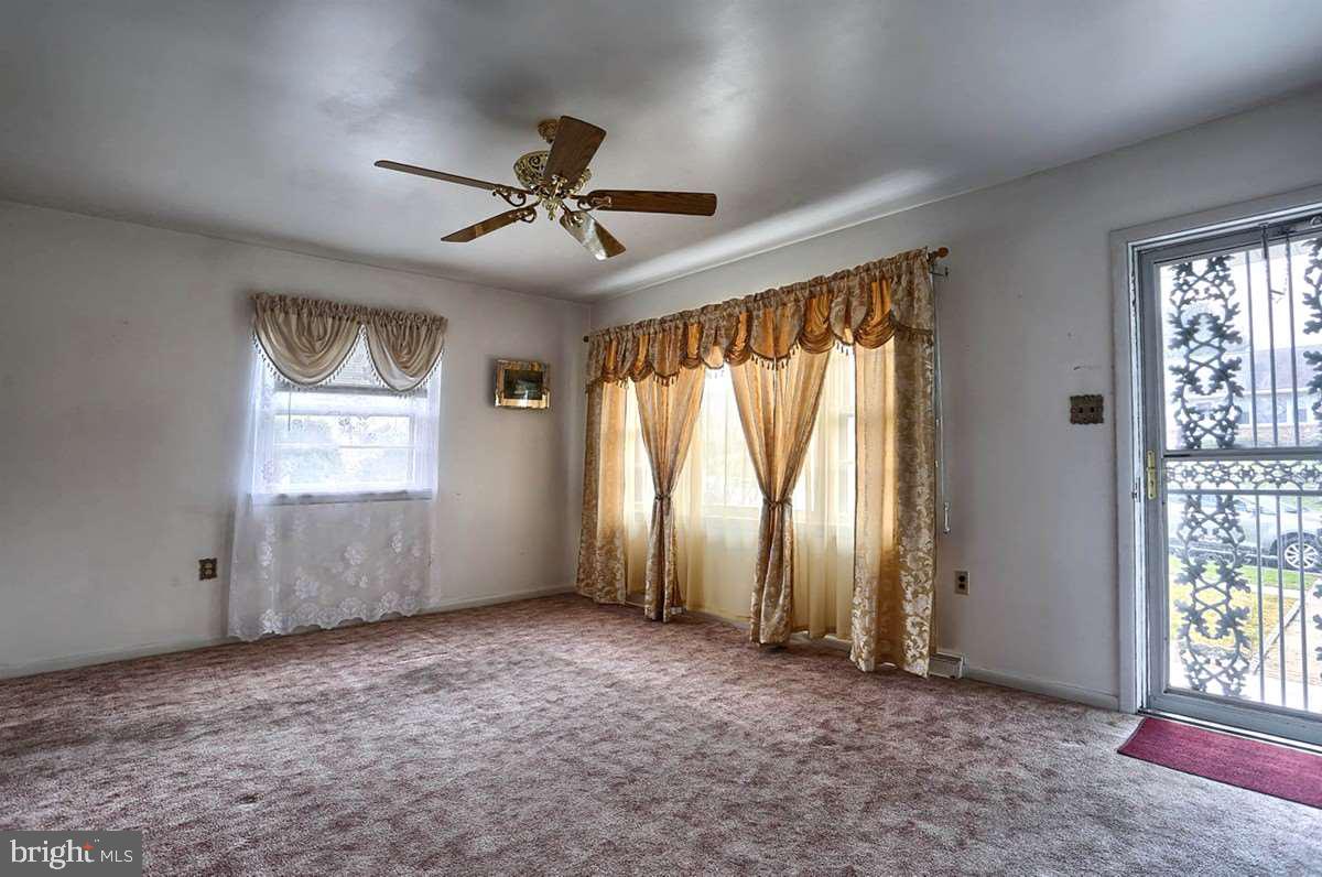 3228 Cloverfield Road Harrisburg, PA 17109 - Photo 5 of 20 Gallery Image 5