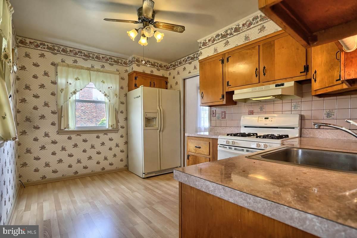 3228 Cloverfield Road Harrisburg, PA 17109 - Photo 6 of 20 Gallery Image 6