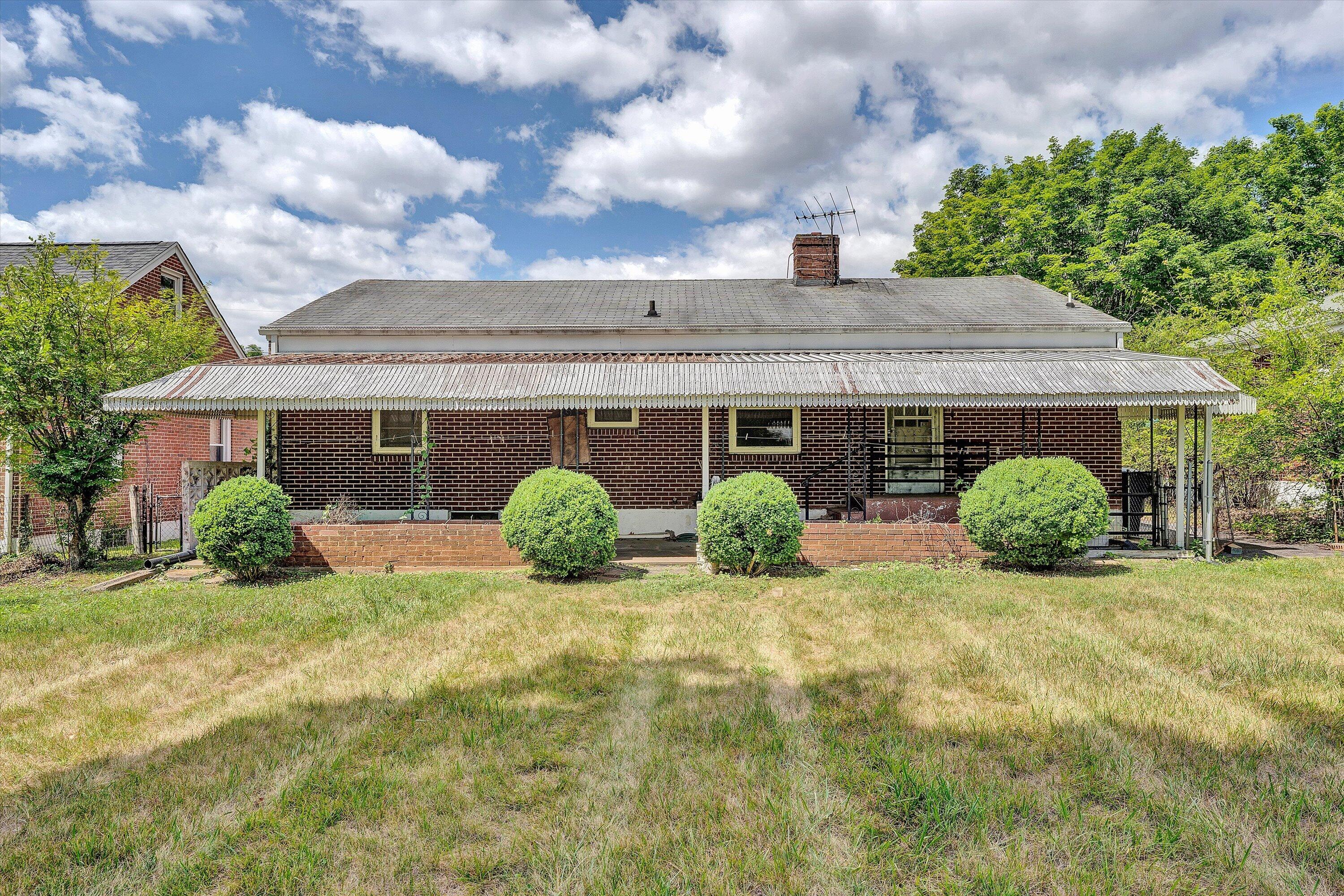 5219 Hearthstone Road Roanoke, VA 24012 - Photo 22 of 26 25-DSC05074