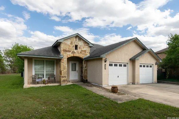 $1,495 | 1161 Brown Rock Drive, New Braunfels, TX 78130