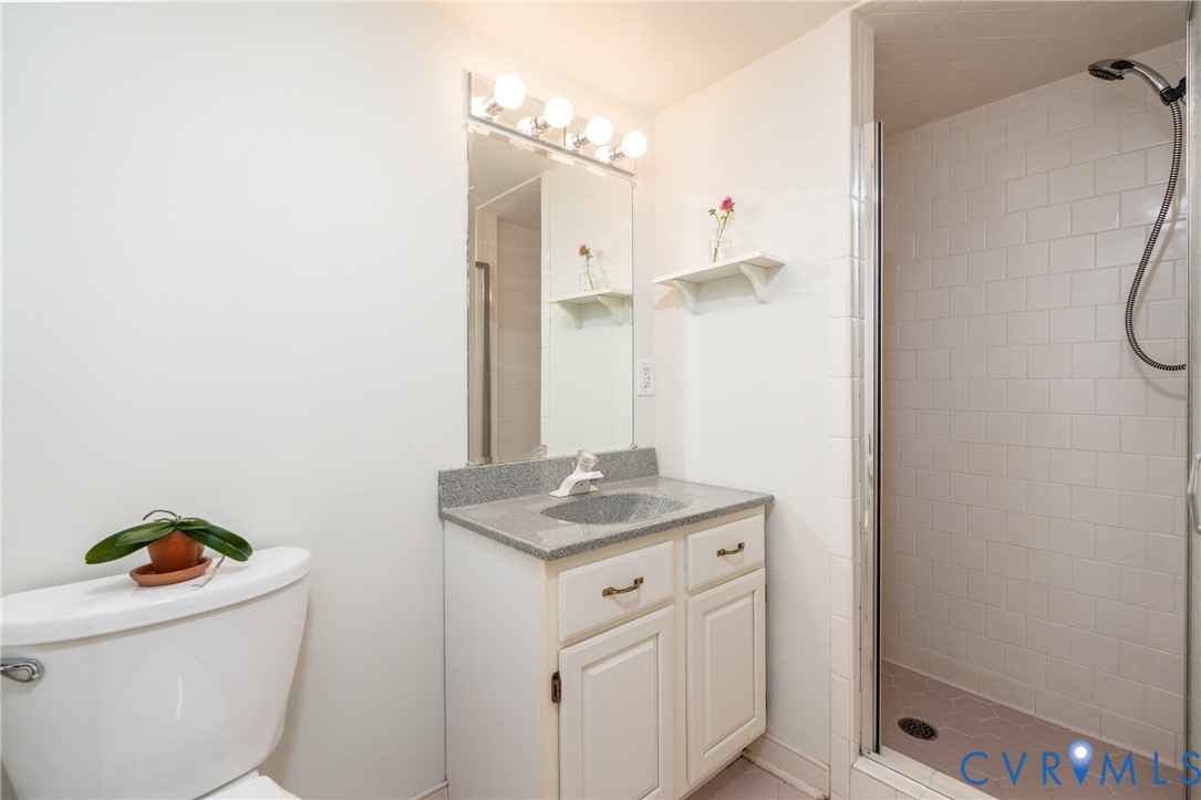 4418 Croatan Road Richmond, VA 23235 - Photo 42 of 50 First floor en-suite