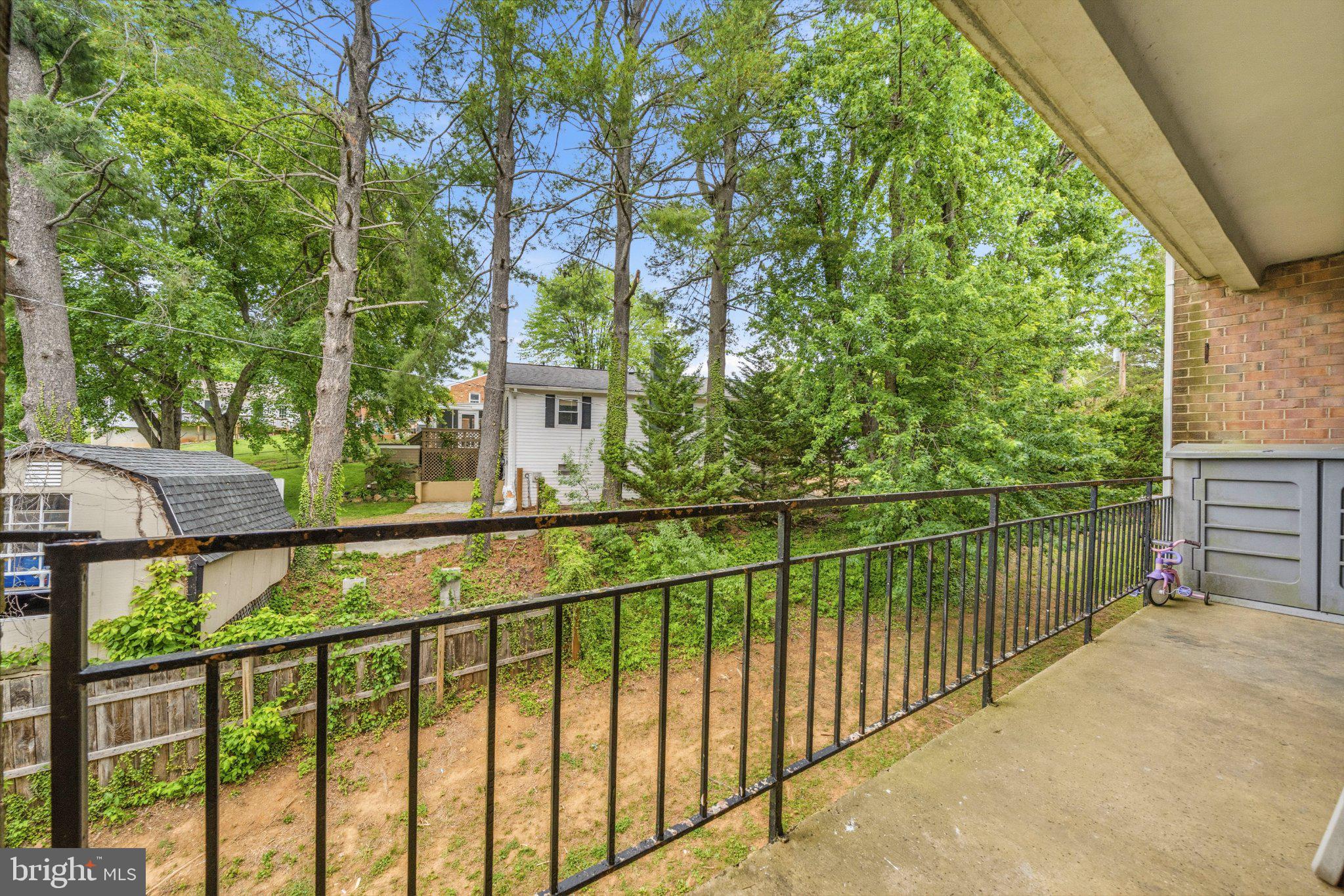 635 Waterloo Road, Unit 222 Warrenton, VA 20186 - Photo 27 of 28 a view of a balcony