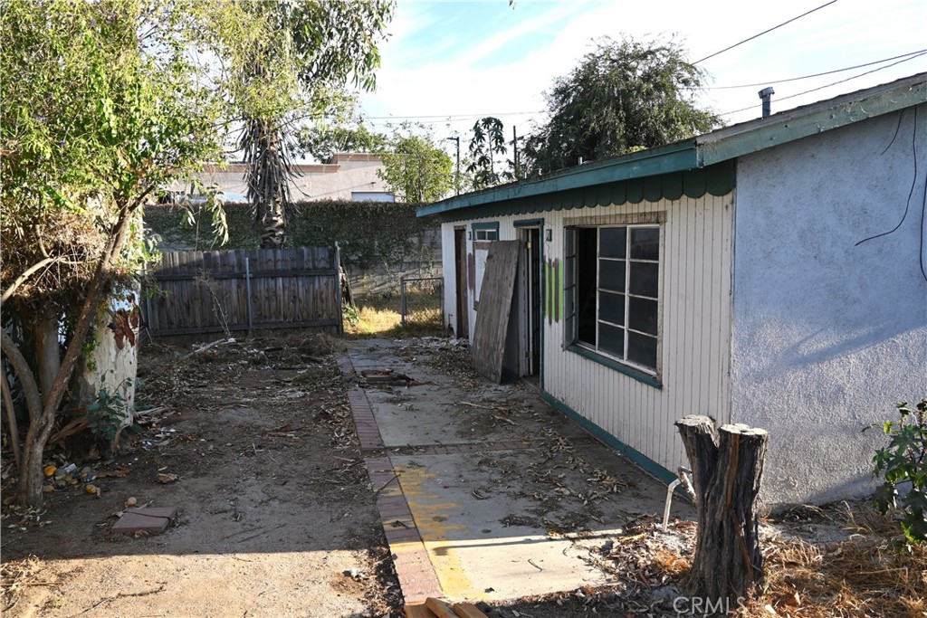 217 Iowa Avenue Riverside, CA 92507 - Photo 4 of 4