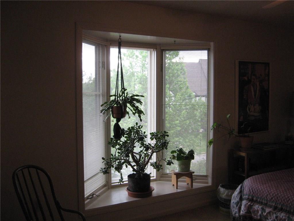 165 Shadow Ridge Drive Pittsburgh, PA 15238 - Photo 13 of 22 BAYED WINDOW IN GUEST ROOM