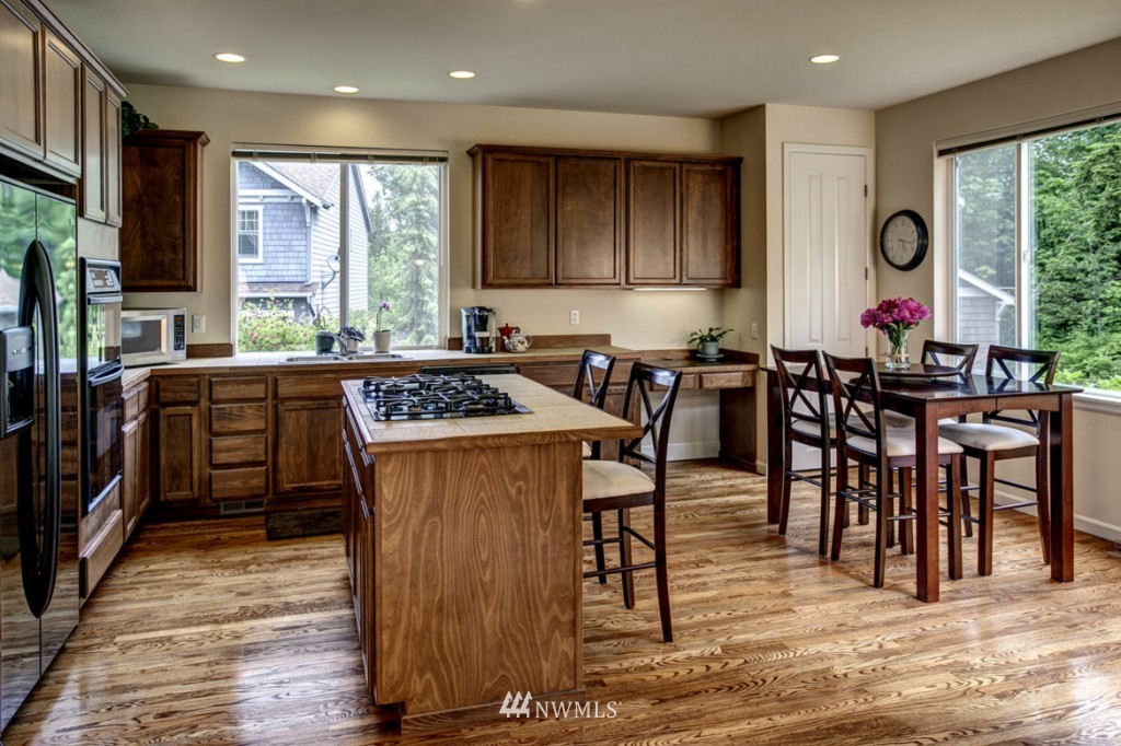16116 Parkside Way Southeast Renton, WA 98058 - Photo 7 of 15