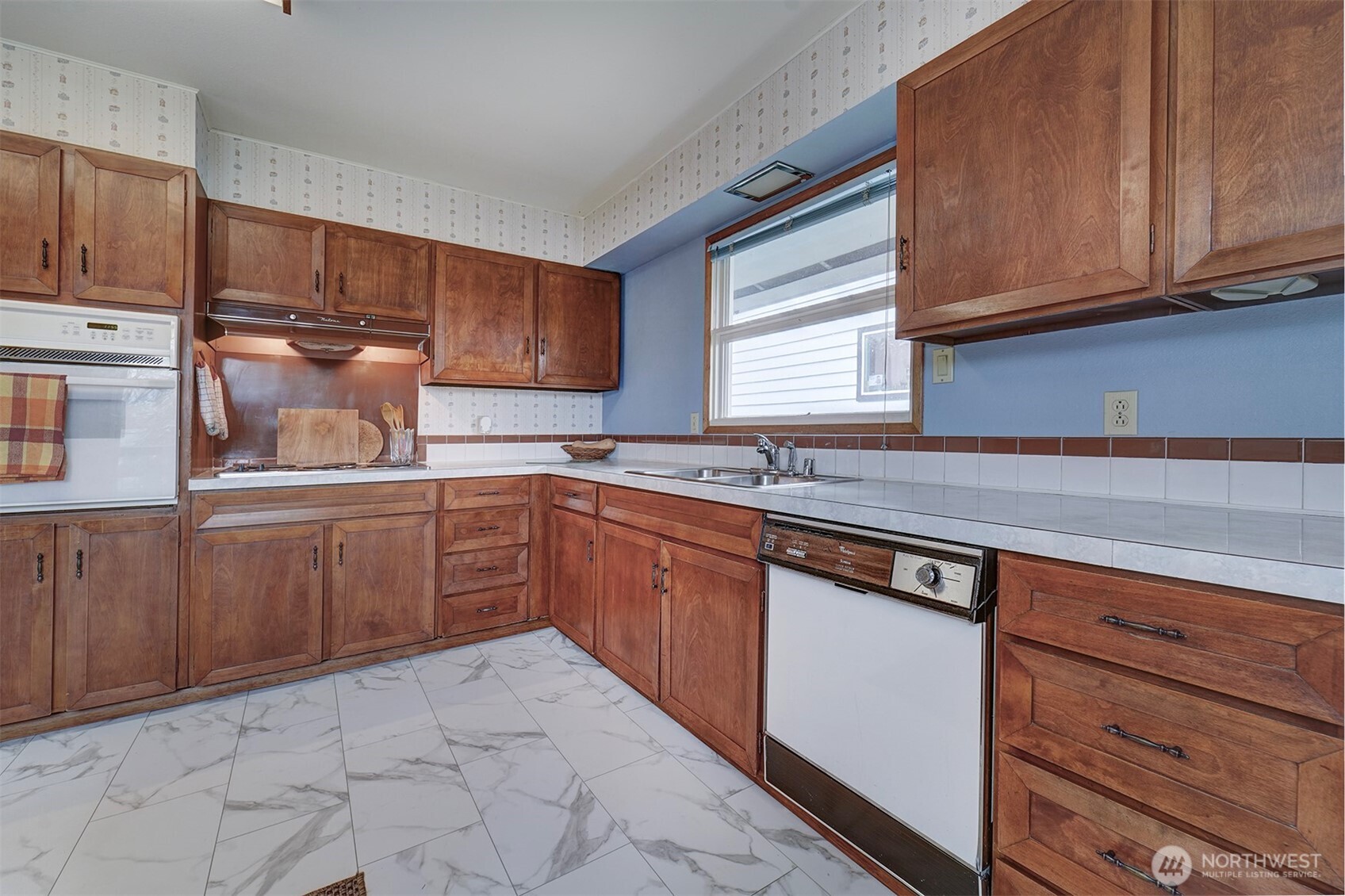 3530 Nome Drive Bremerton, WA 98310 - Photo 16 of 40