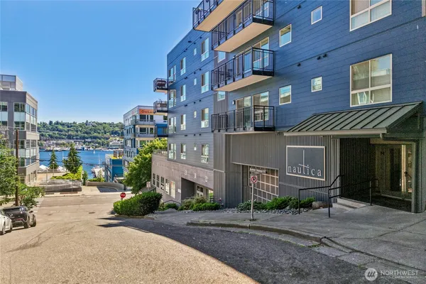 $635,000 | 701 Galer Street, Unit 813, Seattle, WA 98109