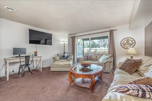 $305,000 | 269 Eagle Glen Lane, Eagle, ID 83616