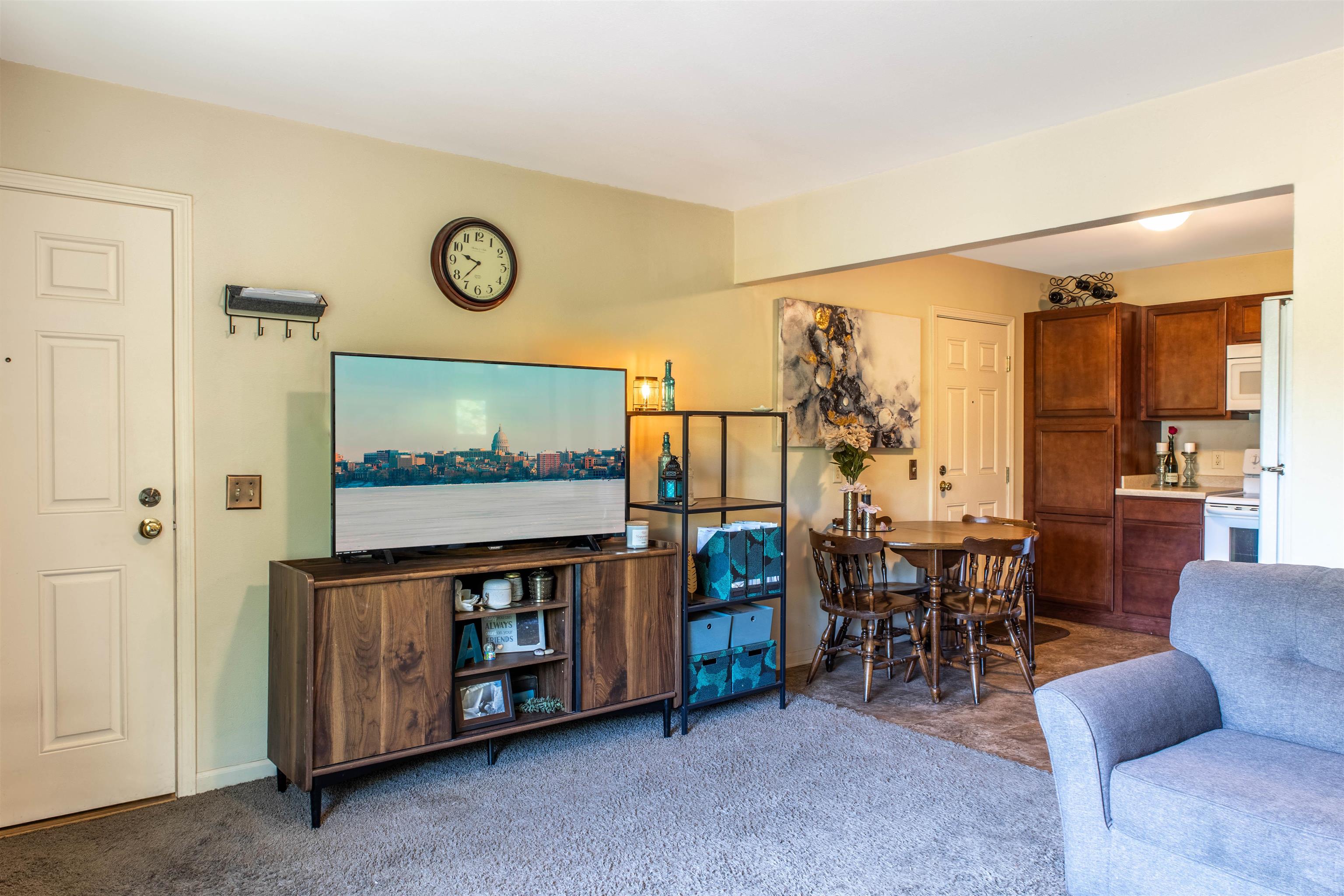 5351 Garden View Court Madison, WI 53713 - Photo 5 of 18