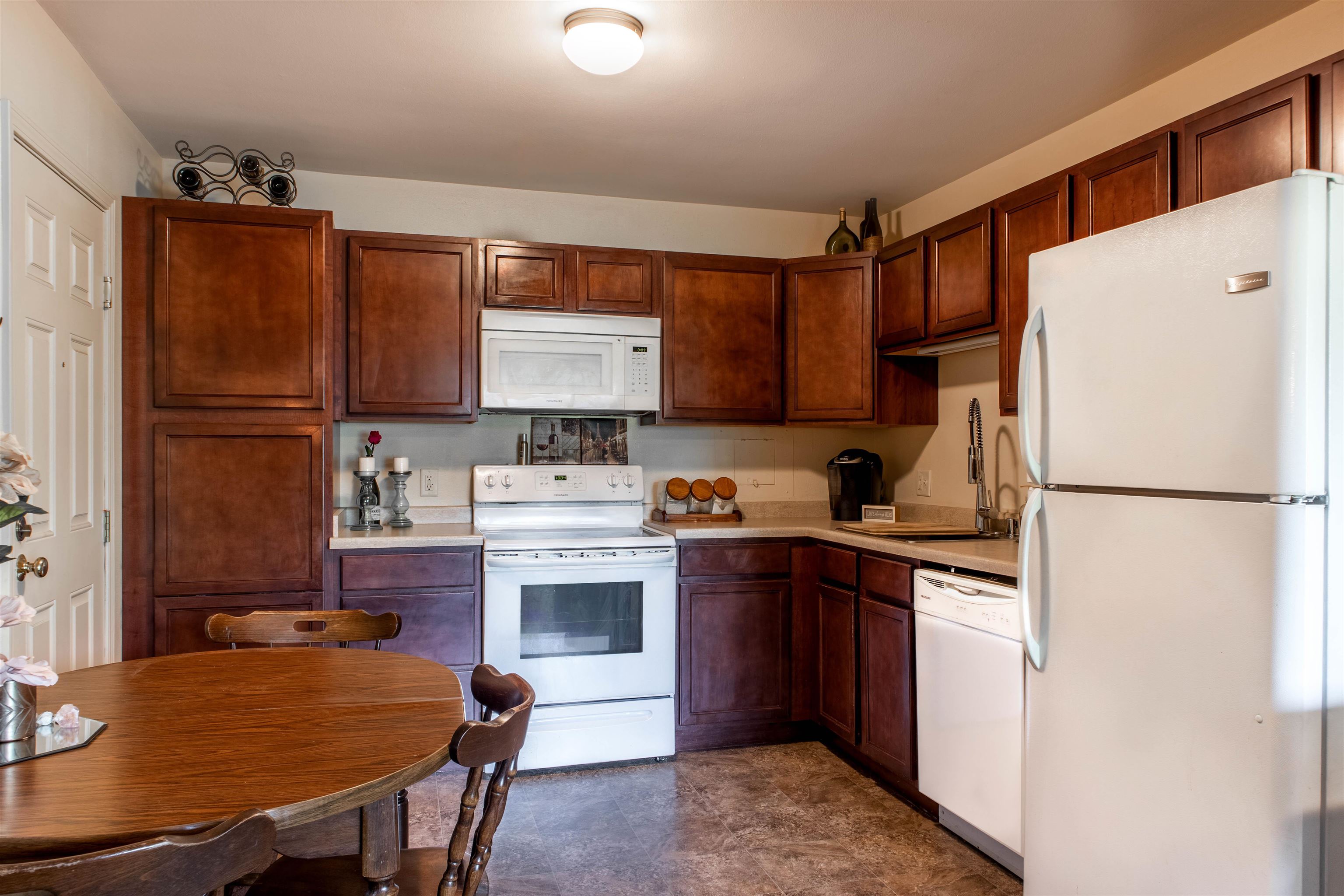 5351 Garden View Court Madison, WI 53713 - Photo 6 of 18