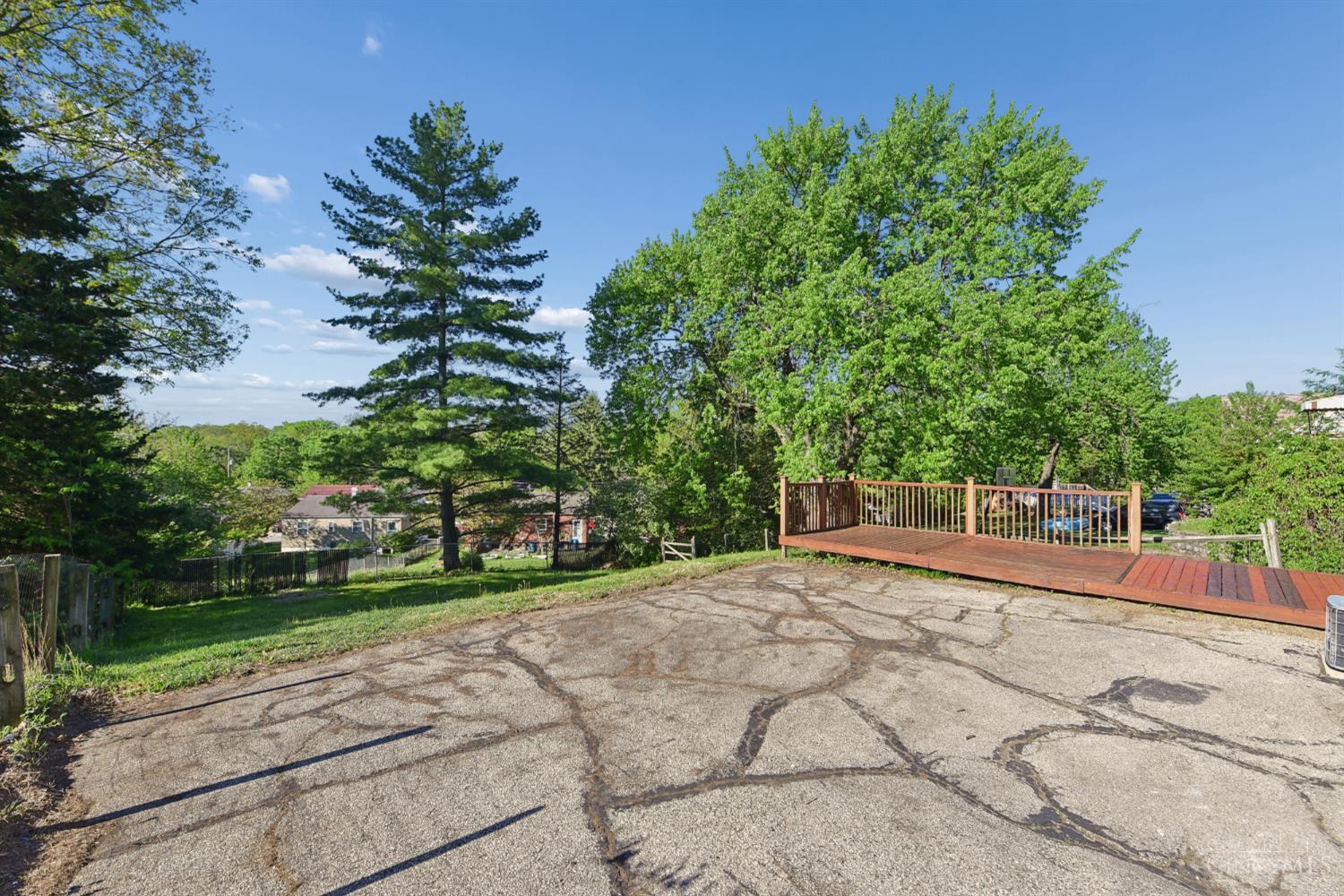 627 Roebling Road Cincinnati, OH 45238 - Photo 37 of 53