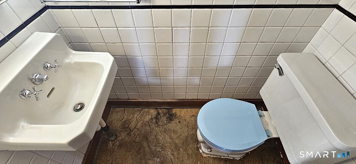 44 Old Waterbury Road Plymouth, CT 06786 - Photo 24 of 38