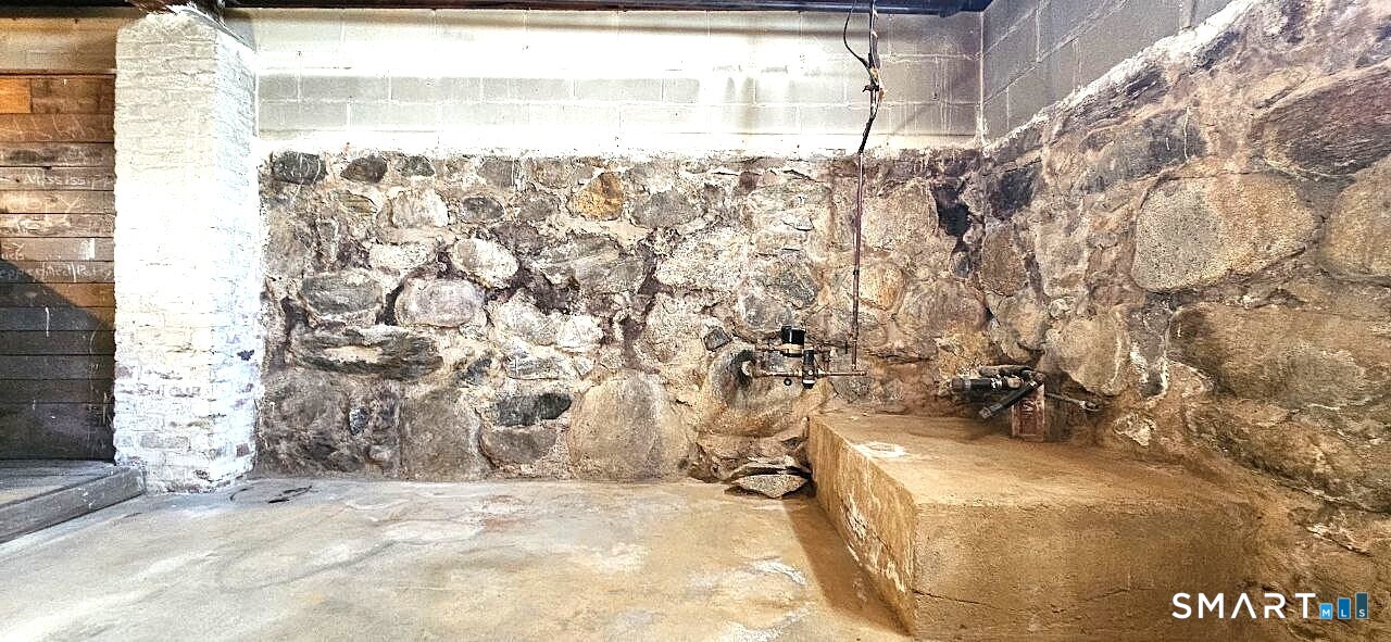 44 Old Waterbury Road Plymouth, CT 06786 - Photo 33 of 38