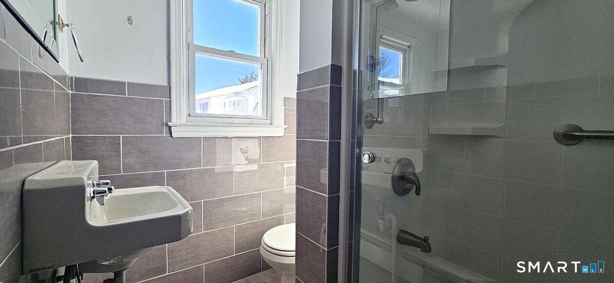 44 Old Waterbury Road Plymouth, CT 06786 - Photo 10 of 38