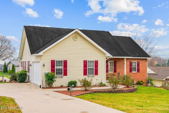 $479,900 | 273 Washington Street, Crossville, TN 38572