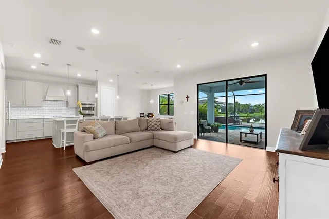 $635,000 | 6148 Baywood Court, Lakewood Ranch, FL 34211