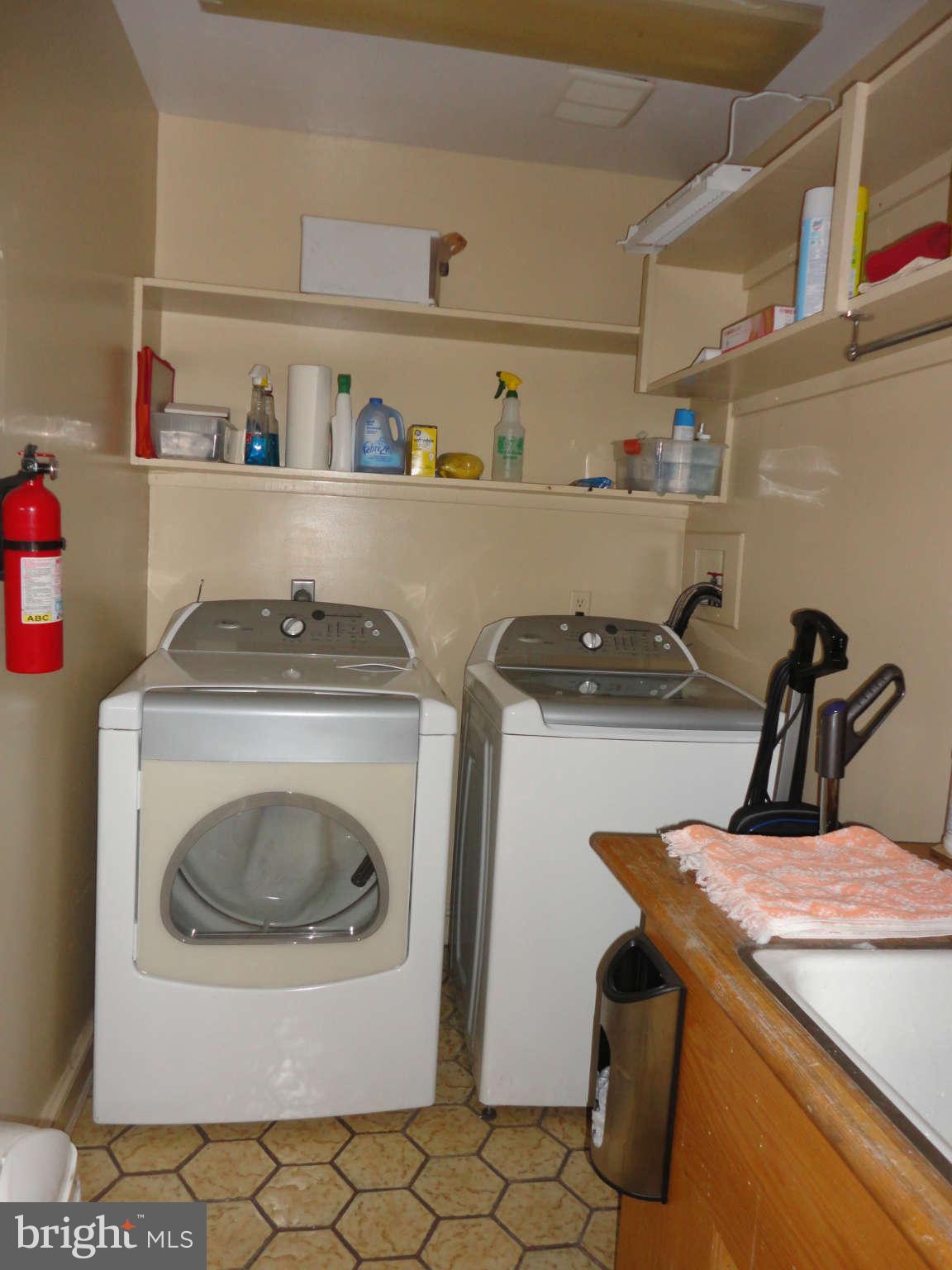 12915 Gent Road Reisterstown, MD 21136 - Photo 11 of 29 a utility room with sink dryer and washer