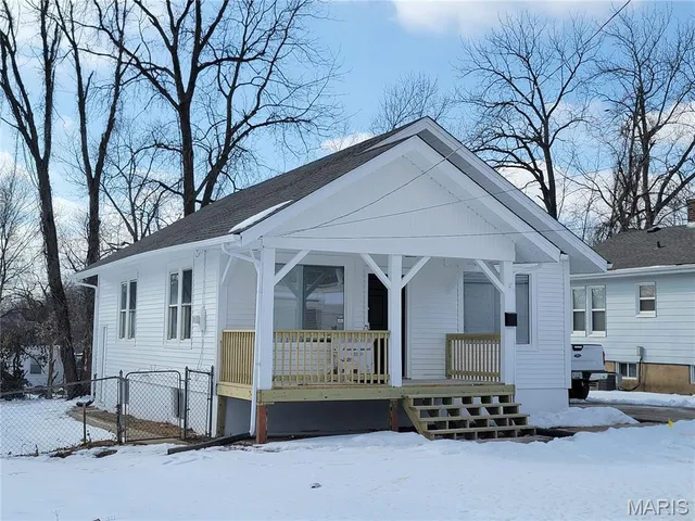 $1,200 | 325 Redmond Avenue, Ferguson, MO 63135