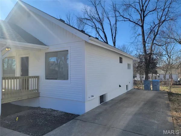 $1,200 | 325 Redmond Avenue, Ferguson, MO 63135