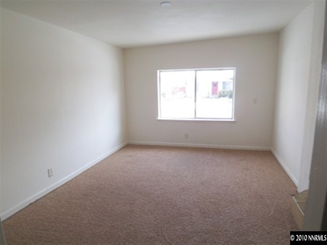 1845 Radcliffe Drive Reno, NV 89502 - Photo 5 of 7 Photo 5