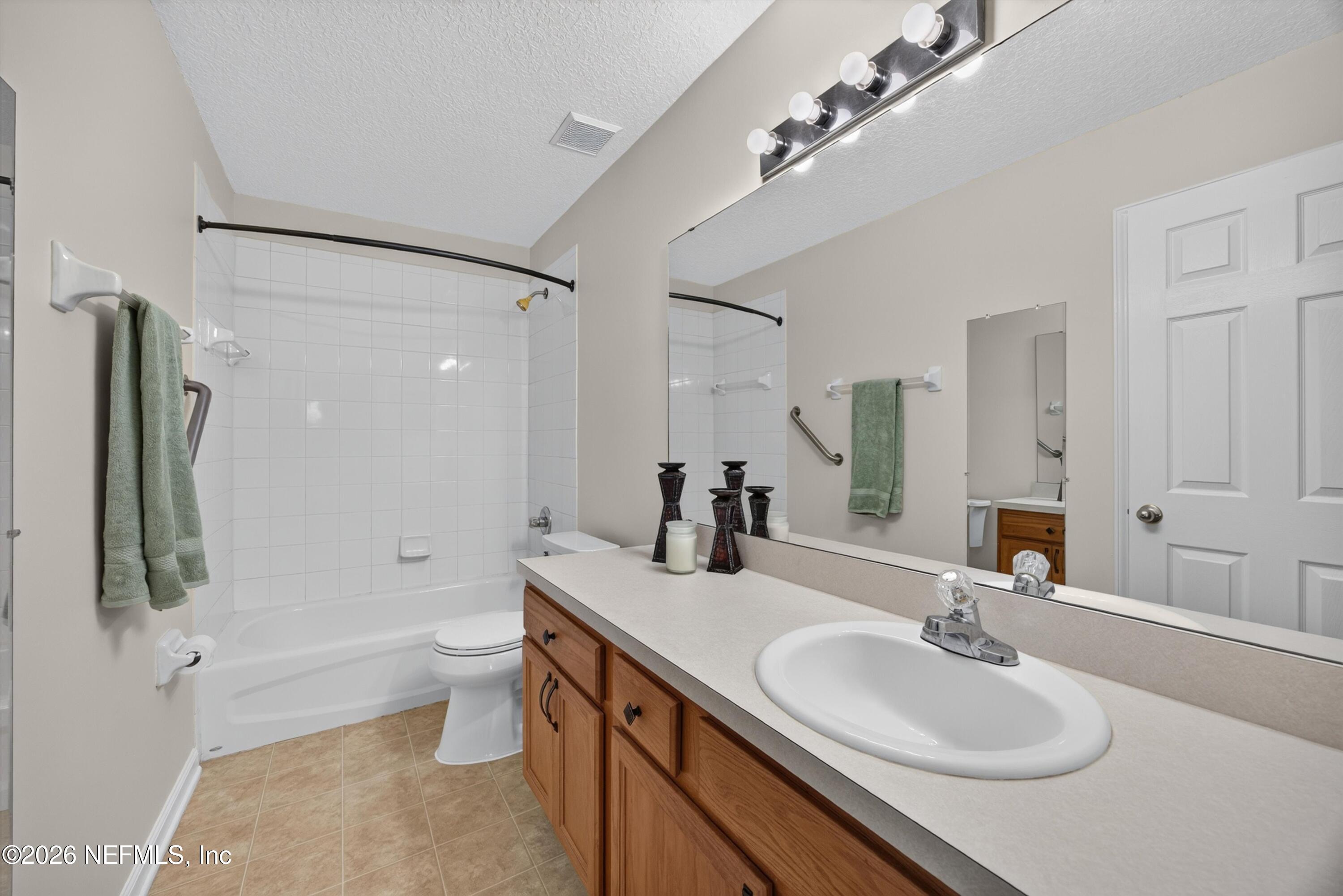 605 North Covered Bridge Road, Unit 4 St. Johns, FL 32259 - Photo 7 of 31 Primary ensuite bathroom