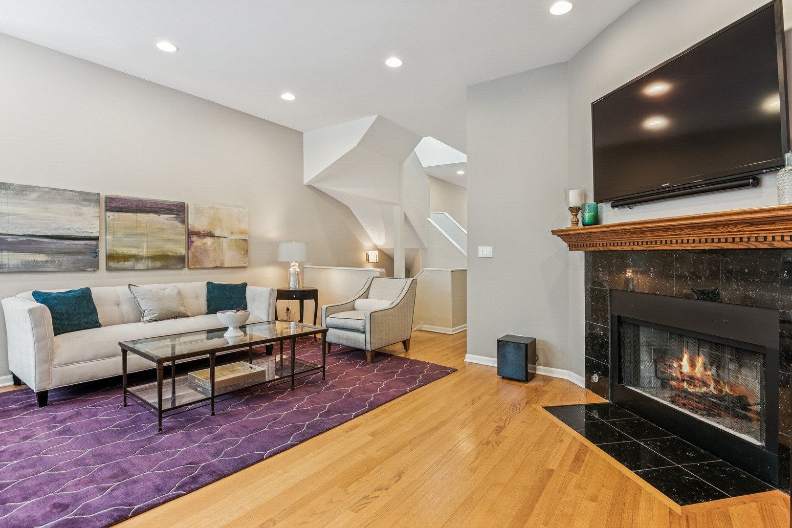 3344 North Racine Avenue Chicago, IL 60657 - Photo 4 of 24 Gallery Image 4