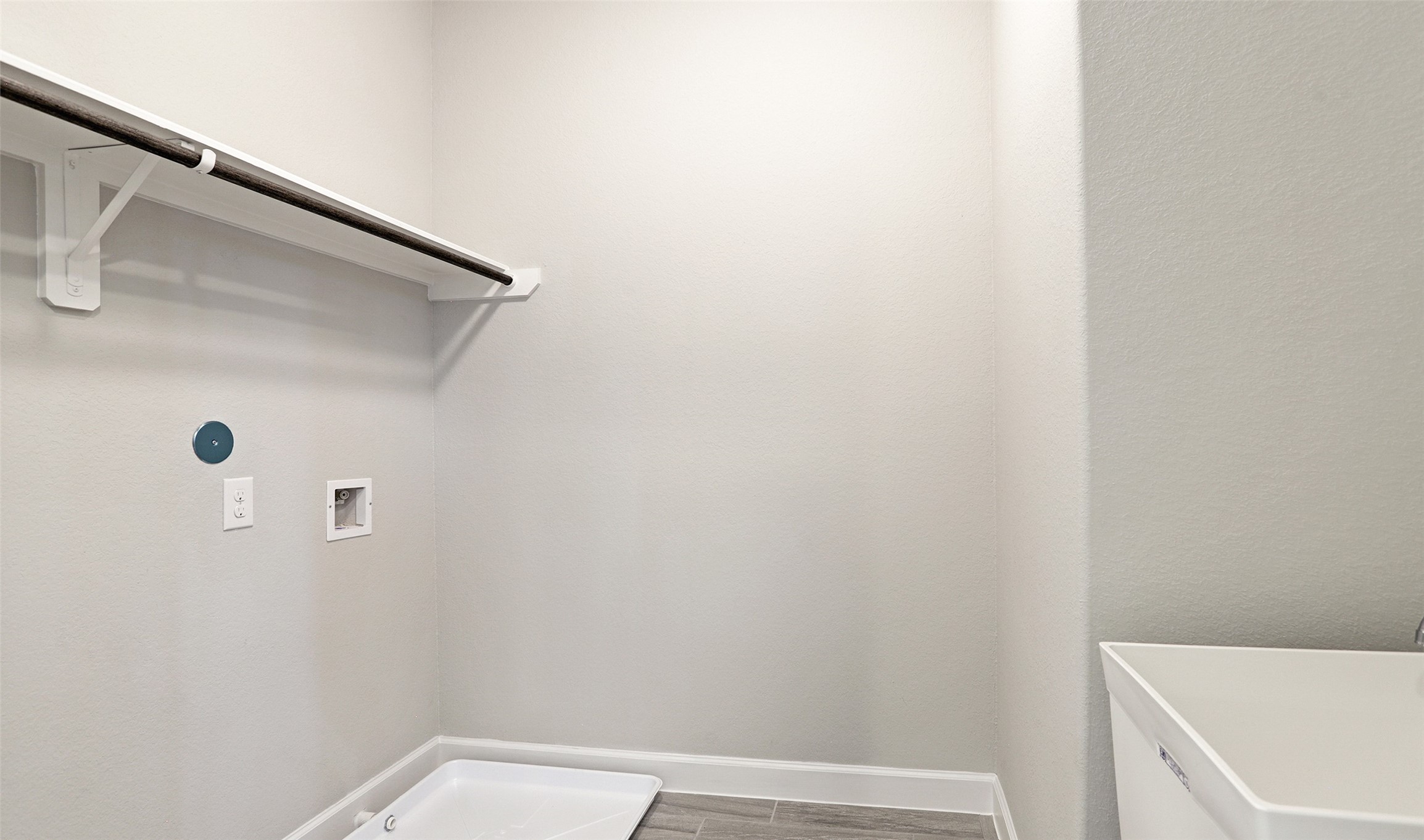 136 Peninsula Point Drive Montgomery, TX 77356 - Photo 27 of 36 a view of small space with racks on the wall