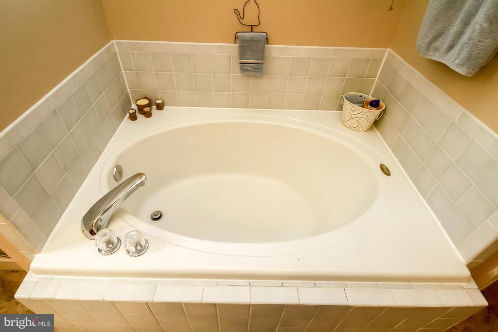 36 Ridge Pointe Lane Fredericksburg, VA 22405 - Photo 15 of 30 Bath (Master)