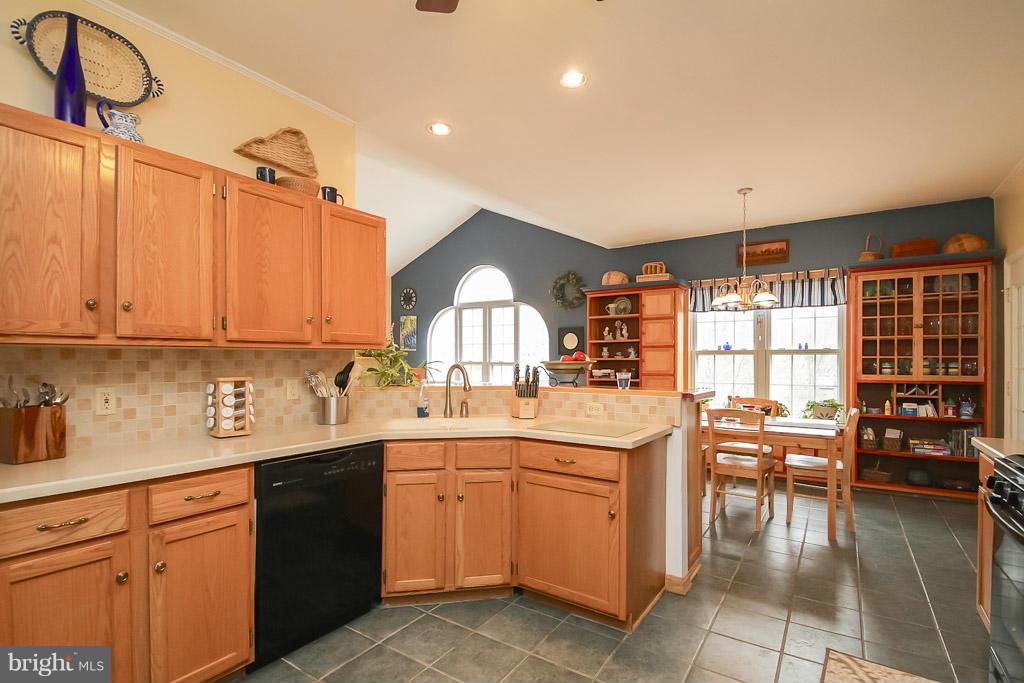 36 Ridge Pointe Lane Fredericksburg, VA 22405 - Photo 5 of 30 Kitchen