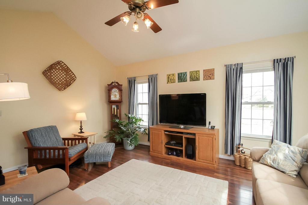 36 Ridge Pointe Lane Fredericksburg, VA 22405 - Photo 9 of 30 Family Room