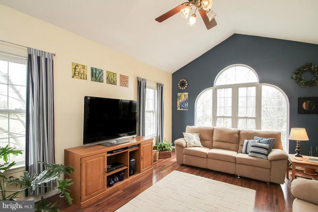 36 Ridge Pointe Lane Fredericksburg, VA 22405 - Photo 10 of 30 Family Room