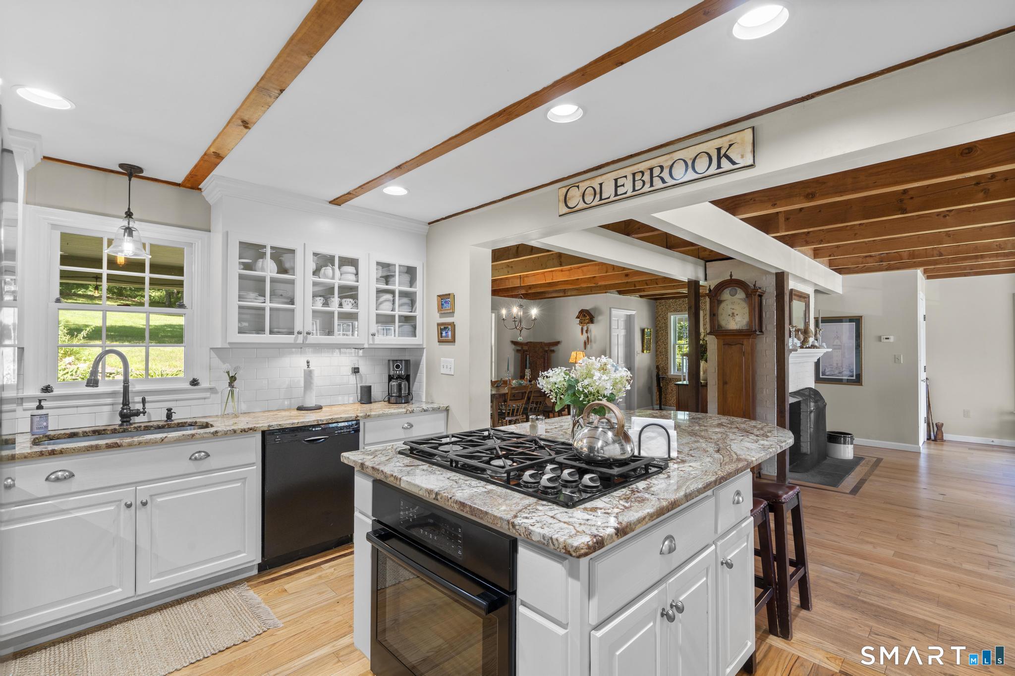 13 Woodchuck Hill Road Simsbury, CT 06092 - Photo 18 of 40 Gallery Image 18