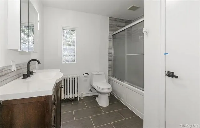 $4,600 | 11 Floyd Place, Unit A, Great Neck, NY 11024